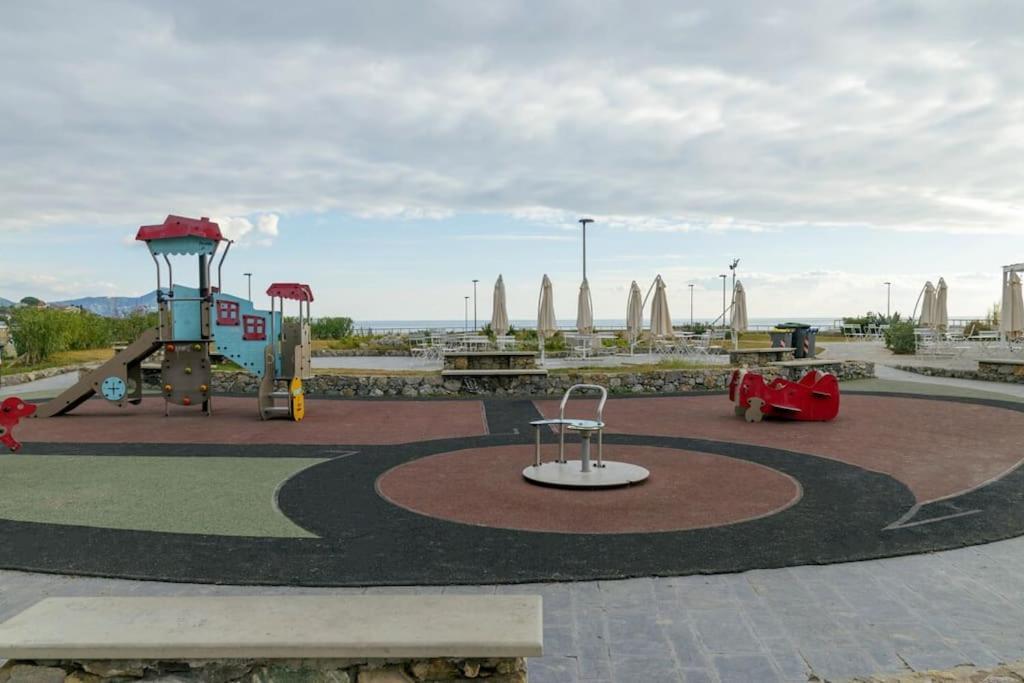 Pisi Home, 2 Min Dalla Spiaggia E Dall' Ospedale Gaslini เจนัว ภายนอก รูปภาพ